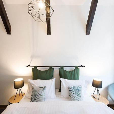 Lovely Brasov Flat With Patio And Mountain Views Bagian luar foto
