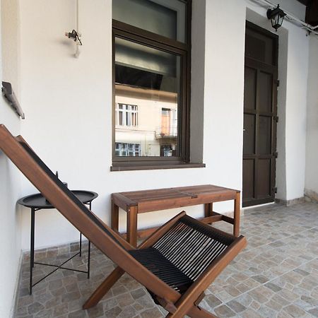 Lovely Brasov Flat With Patio And Mountain Views Bagian luar foto
