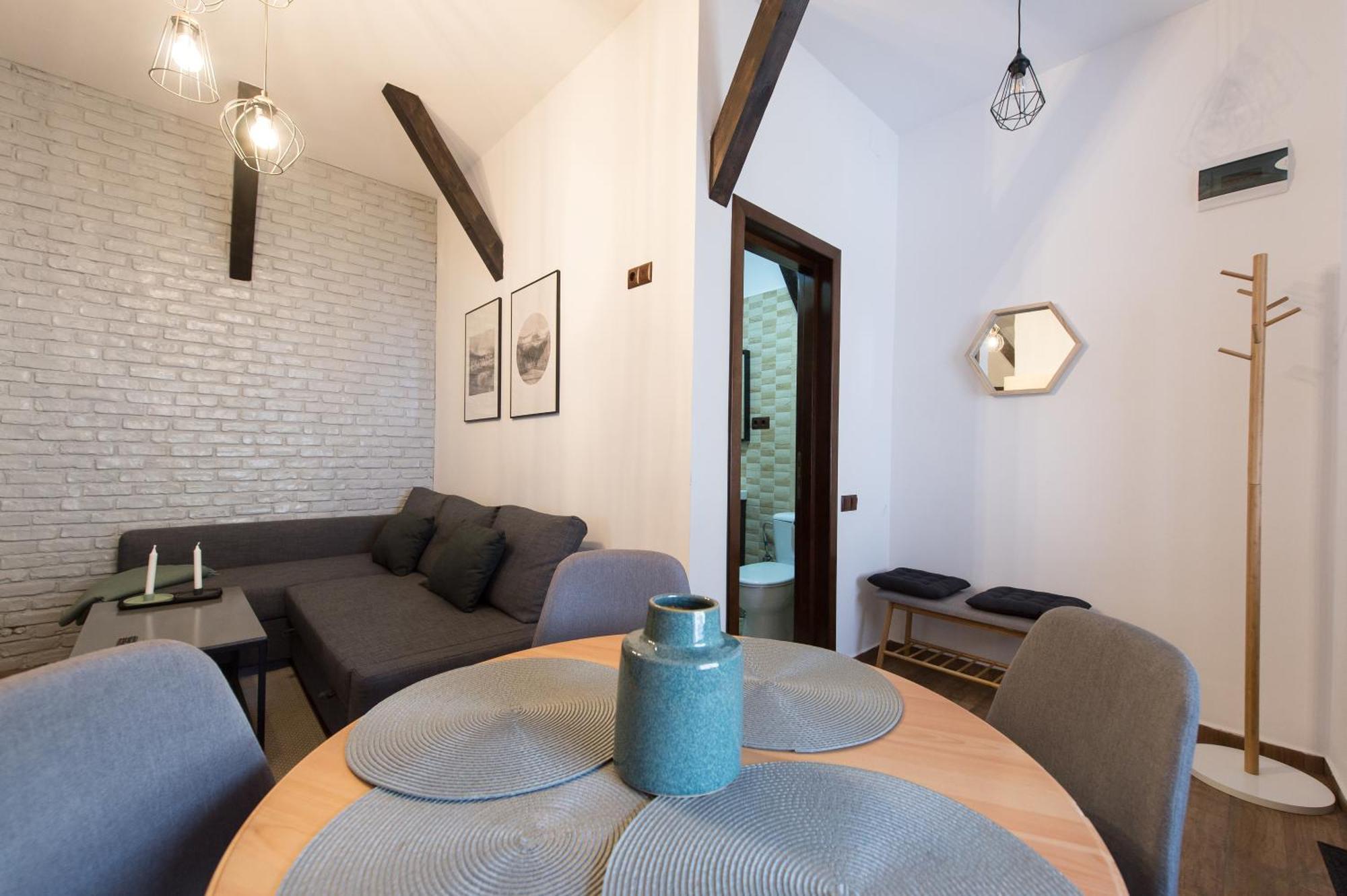 Lovely Brasov Flat With Patio And Mountain Views Bagian luar foto