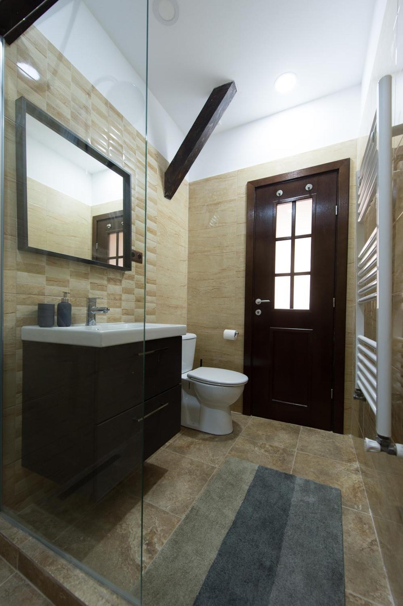 Lovely Brasov Flat With Patio And Mountain Views Bagian luar foto